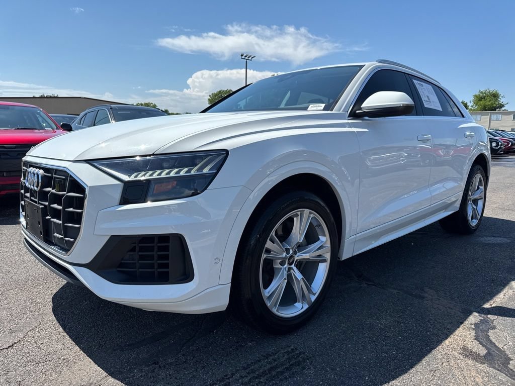 Used 2023 Audi Q8 Premium Plus w/ Premium Plus Package AWD/4WD image 3