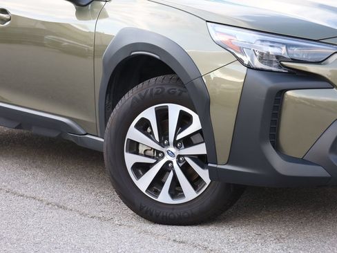 Certified 2025 Subaru Outback Premium AWD/4WD image 2