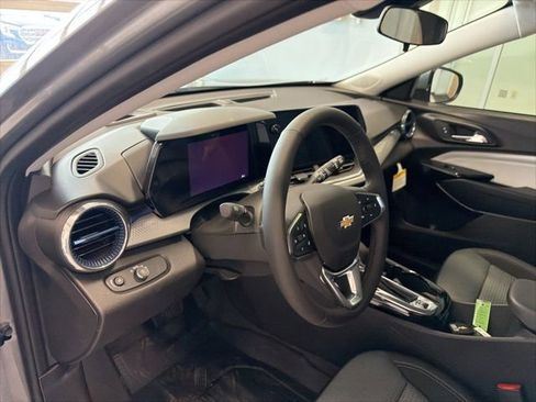 New 2026 Chevrolet Trax LT w/ Driver Confidence Package image 14