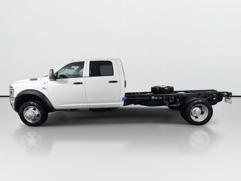 New 2026 RAM 5500 Tradesman w/ Chrome Appearance Group AWD/4WD image 6