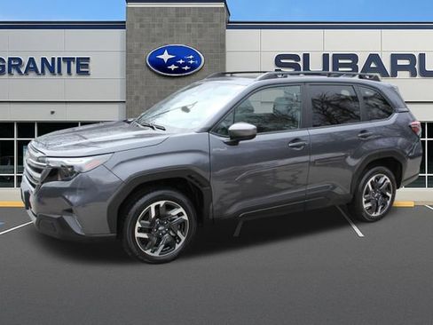 Used 2025 Subaru Forester Premium AWD/4WD image 6