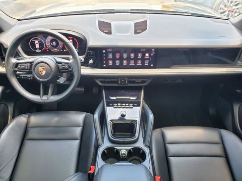 Used 2024 Porsche Cayenne AWD/4WD image 13
