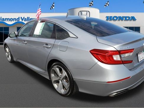 Used 2018 Honda Accord Touring image 4