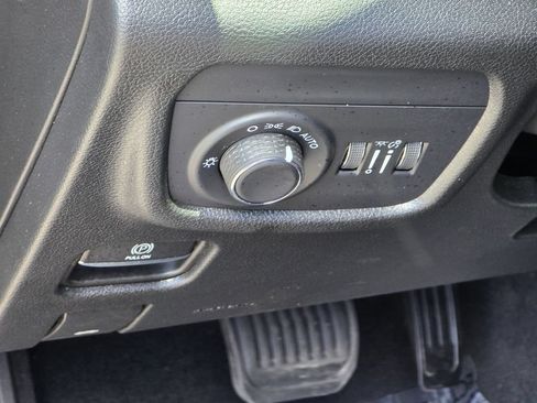 Used 2025 Jeep Grand Cherokee Laredo X AWD/4WD image 37