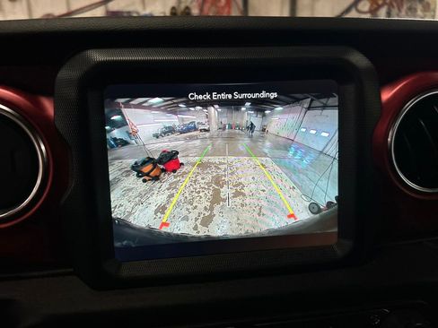 Certified 2021 Jeep Wrangler Unlimited Rubicon w/ Xtreme Recon 35" Tire Package image 22