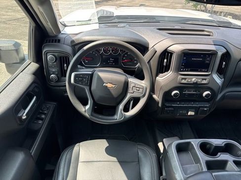 Used 2022 Chevrolet Silverado 2500 Custom w/ Custom Value Package AWD/4WD image 15