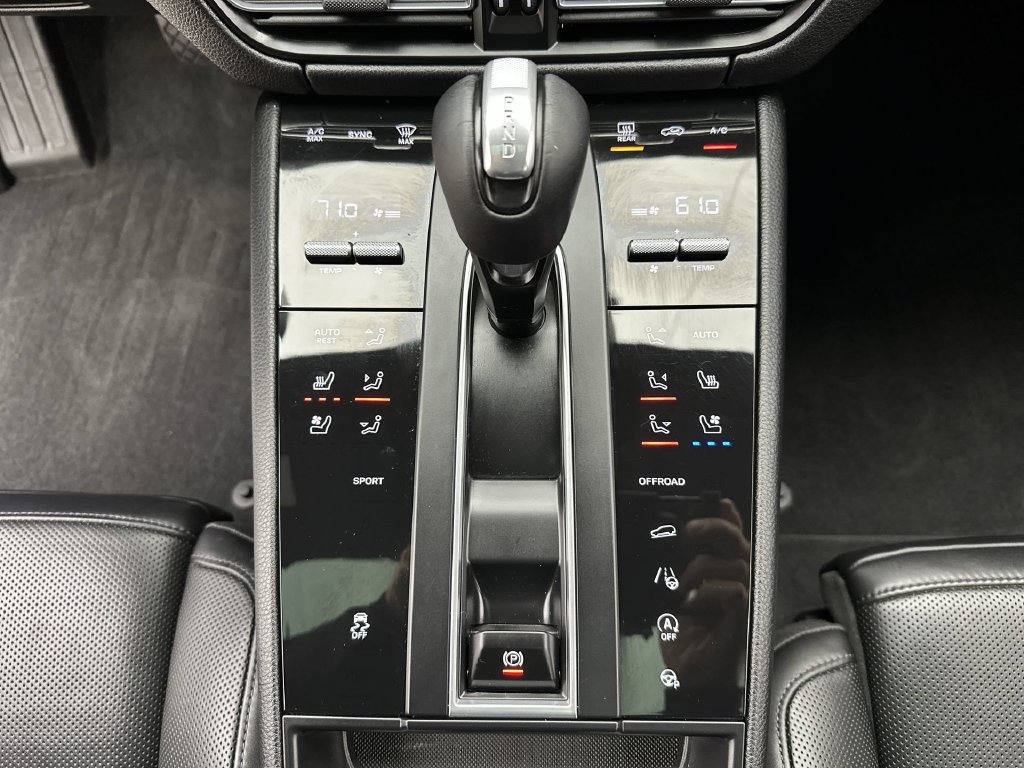 Used 2022 Porsche Macan AWD/4WD image 20