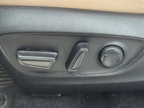 Used 2022 Toyota RAV4 XLE AWD/4WD image 10