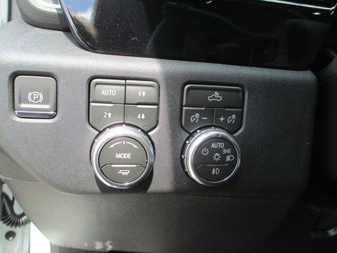 New 2026 GMC Sierra 1500 Elevation AWD/4WD image 18