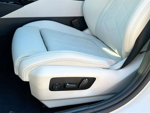 Used 2026 BMW 530i xDrive w/ Premium Package AWD/4WD image 20