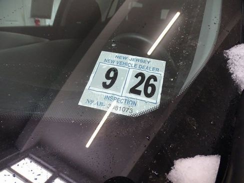 Used 2021 GMC Acadia SLE w/ Driver Convenience Package image 26