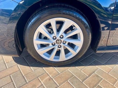 Used 2021 Toyota Camry LE image 9