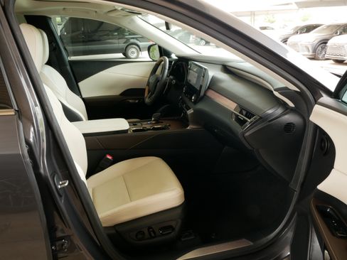 Used 2024 Lexus RX 350 Premium w/ Convenience Package FWD image 10