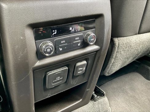 Used 2022 Chevrolet Traverse High Country image 22