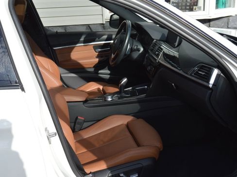 Used 2017 BMW 330i xDrive Sedan image 18