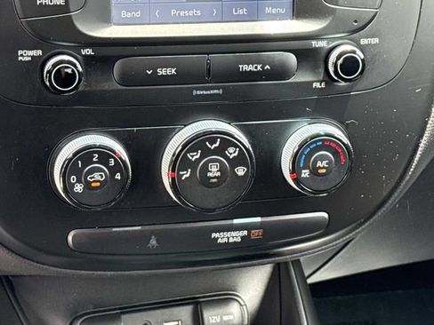 Used 2019 Kia Soul FWD image 19
