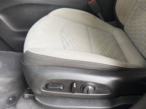 Used 2020 Chevrolet Equinox LS AWD/4WD image 12
