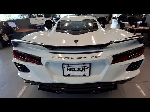 Used 2024 Chevrolet Corvette Stingray Preferred Cpe w/ Z51 Performance Package RWD image 7