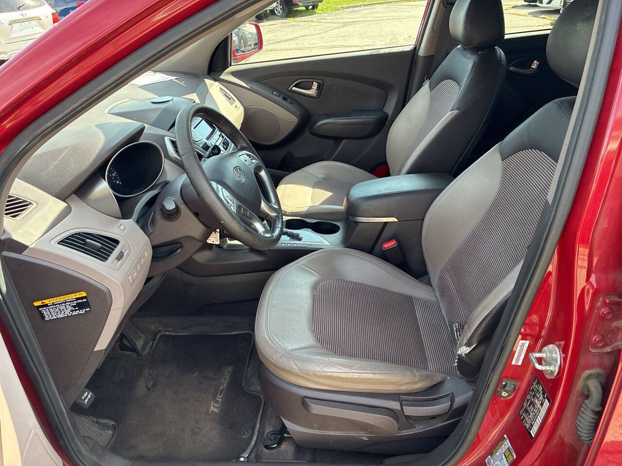Used 2011 Hyundai Tucson GLS AWD/4WD image 7