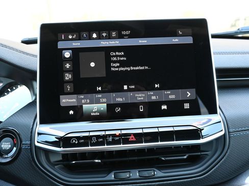 New 2026 Jeep Compass Latitude image 11