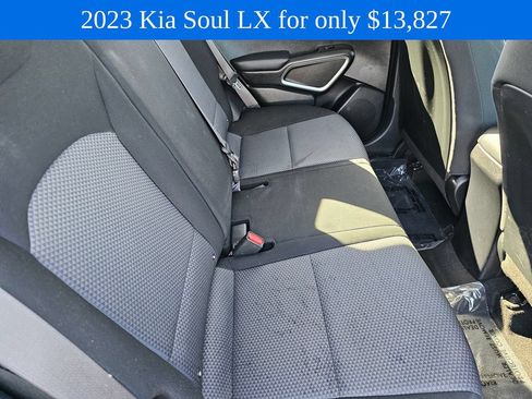 Used 2023 Kia Soul LX w/ LX Technology Package FWD image 13