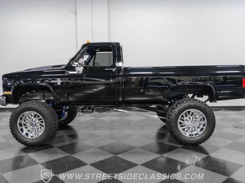 Used 1986 Chevrolet C/K Truck 3500 image 2