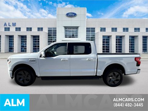 Used 2022 Ford F150 Lightning Lariat image 10