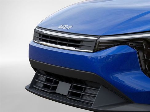 New 2025 Kia K4 LXS image 12