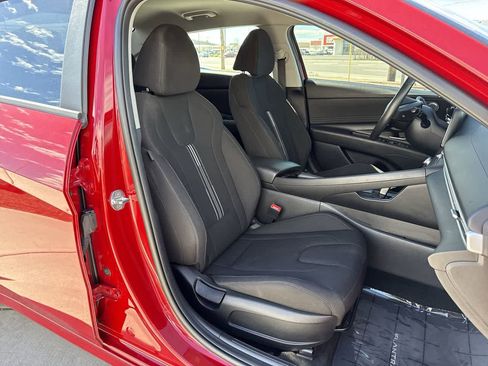 Used 2023 Hyundai Elantra SEL w/ Convenience Package image 14