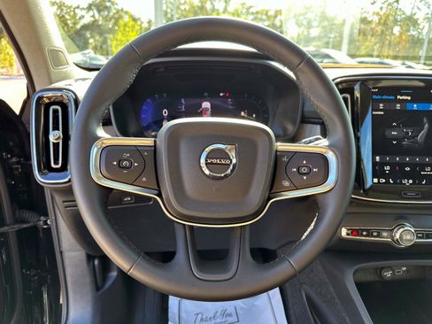 Certified 2024 Volvo XC40 B5 Plus image 25