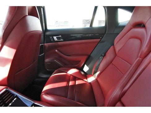Used 2022 Porsche Panamera 4 image 13