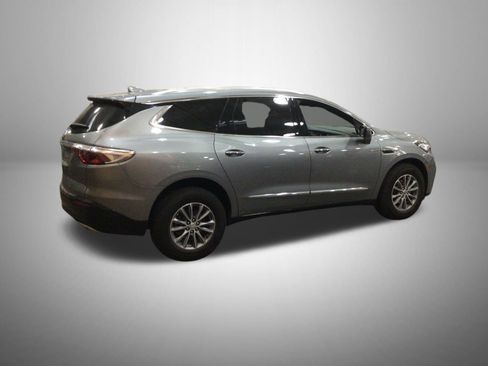 Used 2024 Buick Enclave Essence AWD/4WD image 2