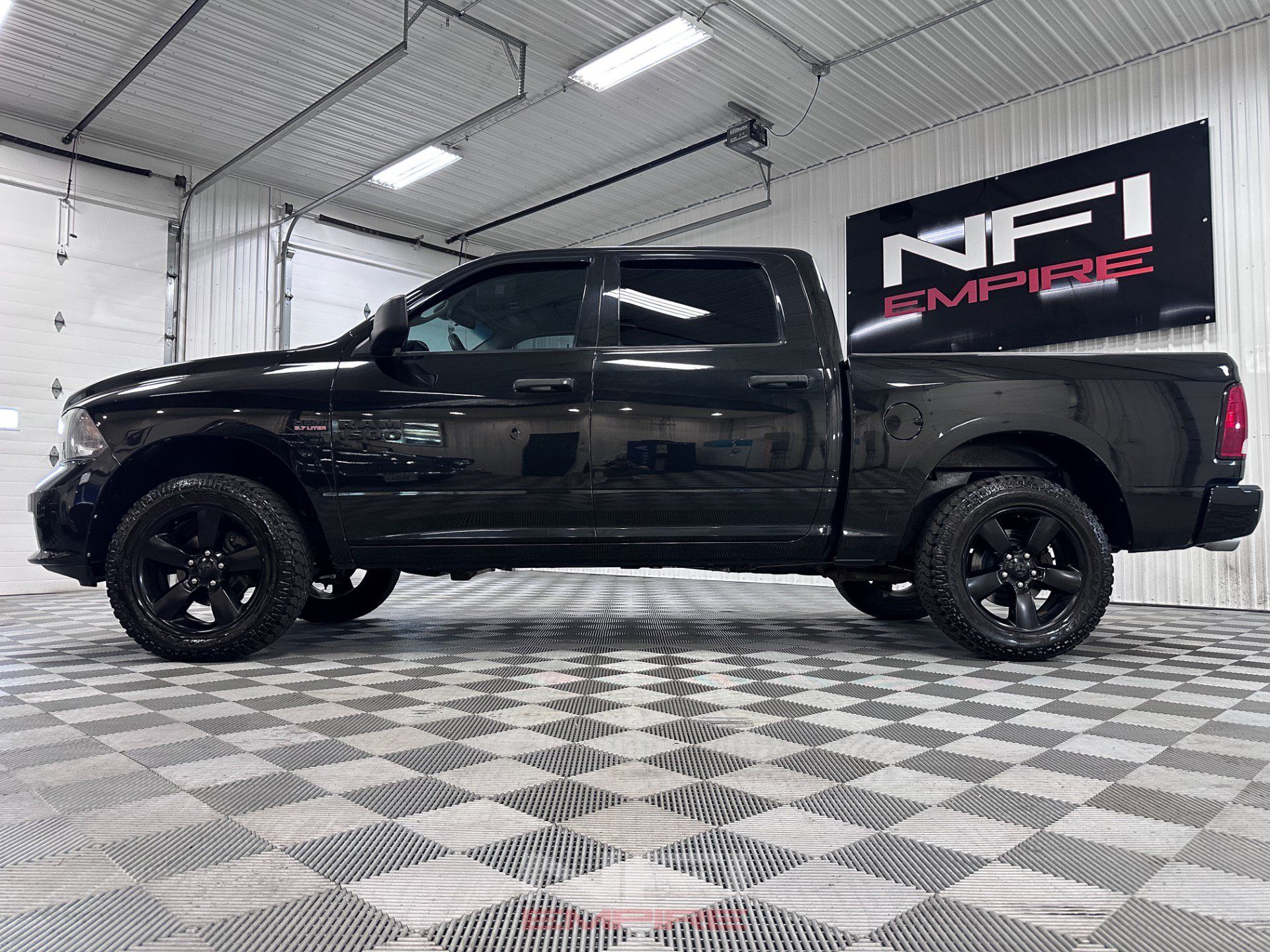 Used 2016 RAM 1500 Express w/ Black Ram 1500 Express Group AWD/4WD image 11