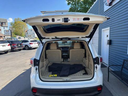 Used 2014 Toyota Highlander Limited AWD/4WD image 36