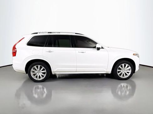 Used 2018 Volvo XC90 T6 Momentum w/ Convenience Package image 8