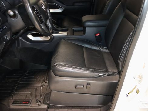 Used 2022 Nissan Frontier SV image 34