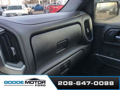 Used 2022 GMC Sierra 1500 AT4 w/ AT4 Preferred Package image 17