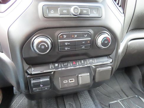 Used 2022 Chevrolet Silverado 2500 Custom w/ Custom Value Package image 30