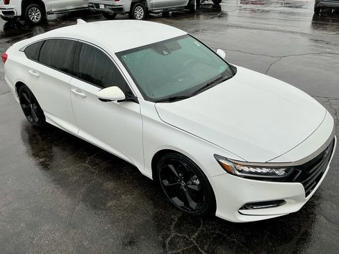 Used 2018 Honda Accord Sport image 4
