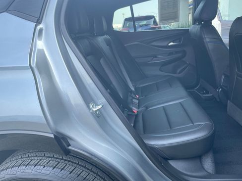 Used 2025 Buick Envista Sport Touring image 40