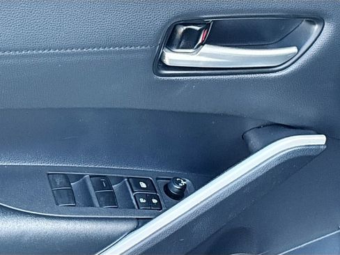 Used 2024 Toyota Corolla Cross XLE w/ Convenience Package FWD image 23