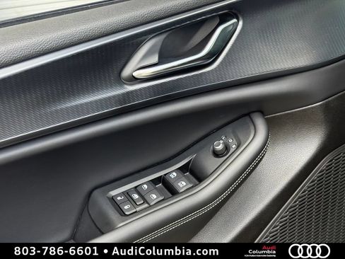 Used 2025 Jeep Grand Cherokee L Laredo RWD image 20