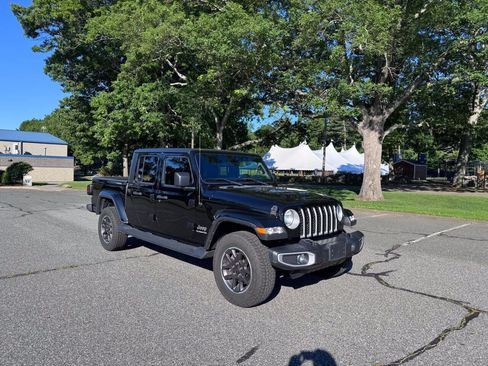Used 2022 Jeep Gladiator Overland w/ Popular Equipment Package AWD/4WD image 4