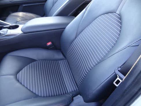 Used 2024 Toyota Camry SE image 6