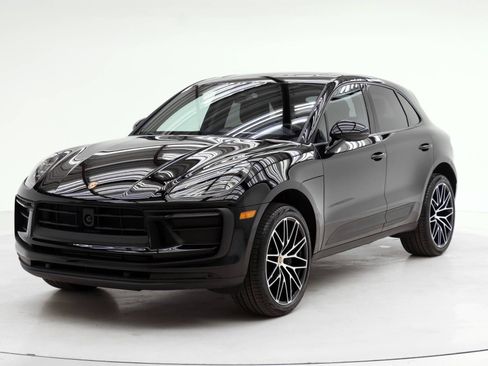 Used 2025 Porsche Macan AWD/4WD image 1