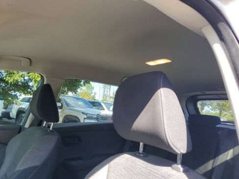 Used 2021 Nissan Rogue S image 22