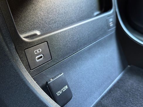 Used 2024 Toyota bZ4X FWD image 29
