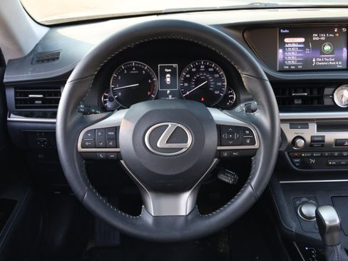 Used 2017 Lexus ES 350 w/ Accessory Package 2 FWD image 16
