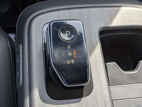 Used 2023 Nissan Ariya FWD image 26