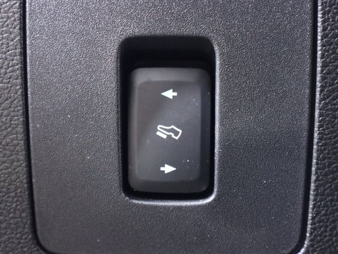 Used 2015 Ford F150 Platinum w/ Equipment Group 701A Luxury image 12